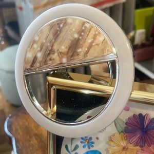 3-setting ring light w/ mirror and USB charger